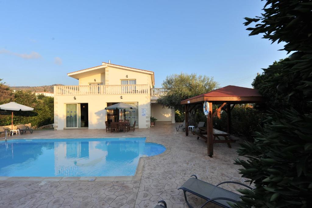 Bazén v ubytování Jaime Villa Cyprus nebo v jeho okolí