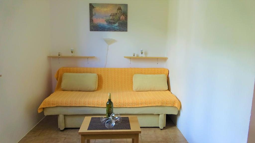 Posezení v ubytování 35 meters from sea Apartment Keser and House
