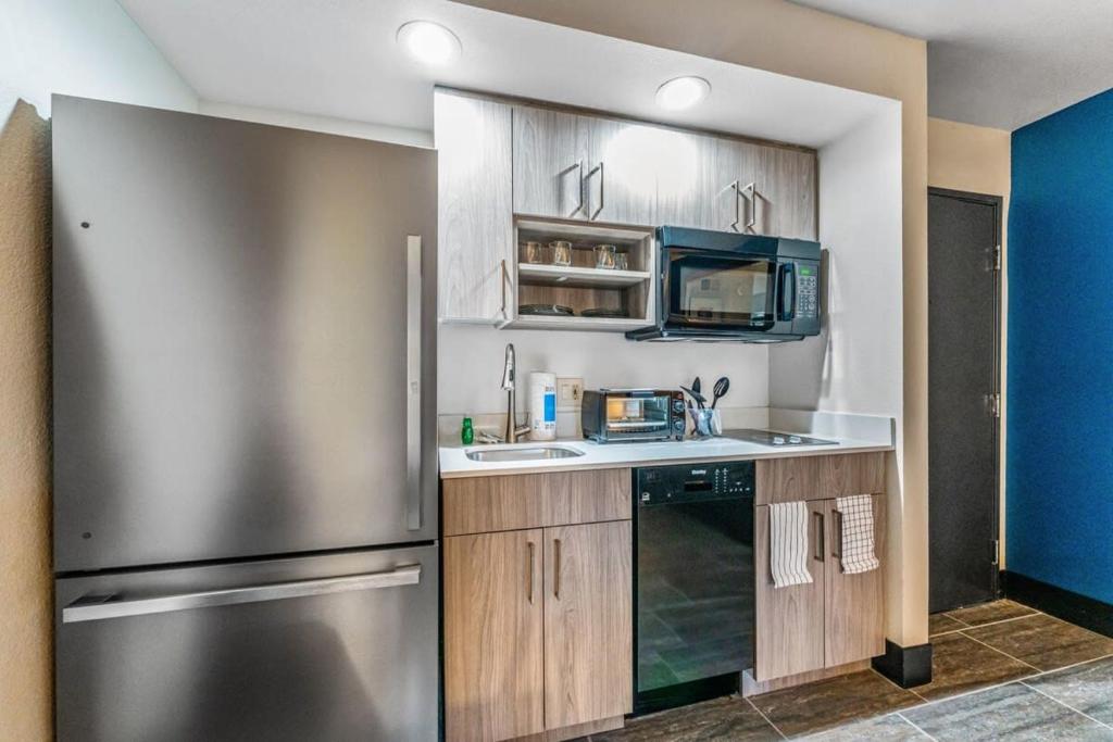 Kuchyň nebo kuchyňský kout v ubytování Tempe Studio Apartment 2