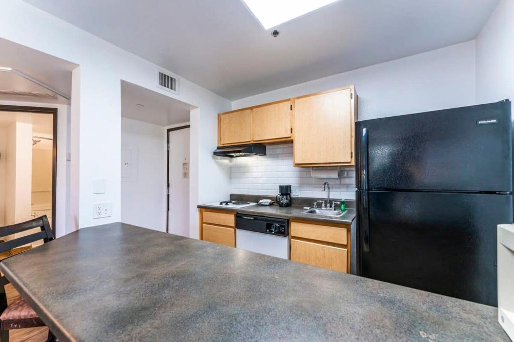 Kuchyň nebo kuchyňský kout v ubytování Chandler 1 bedroom apt