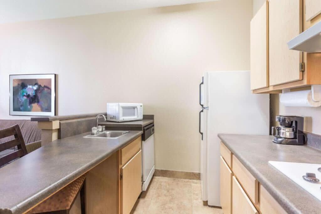Kuchyň nebo kuchyňský kout v ubytování Chandler 1 bedroom apt