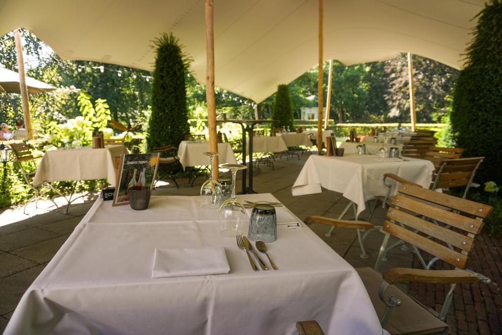 Restaurace v ubytování Kasteel De Vanenburg
