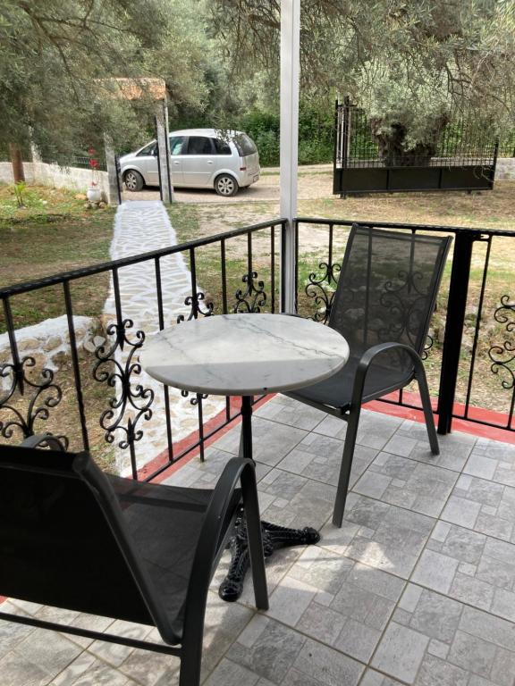 Balkón nebo terasa v ubytování Helios Beach House