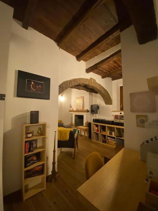 TV a/nebo společenská místnost v ubytování Una pausa dalla città