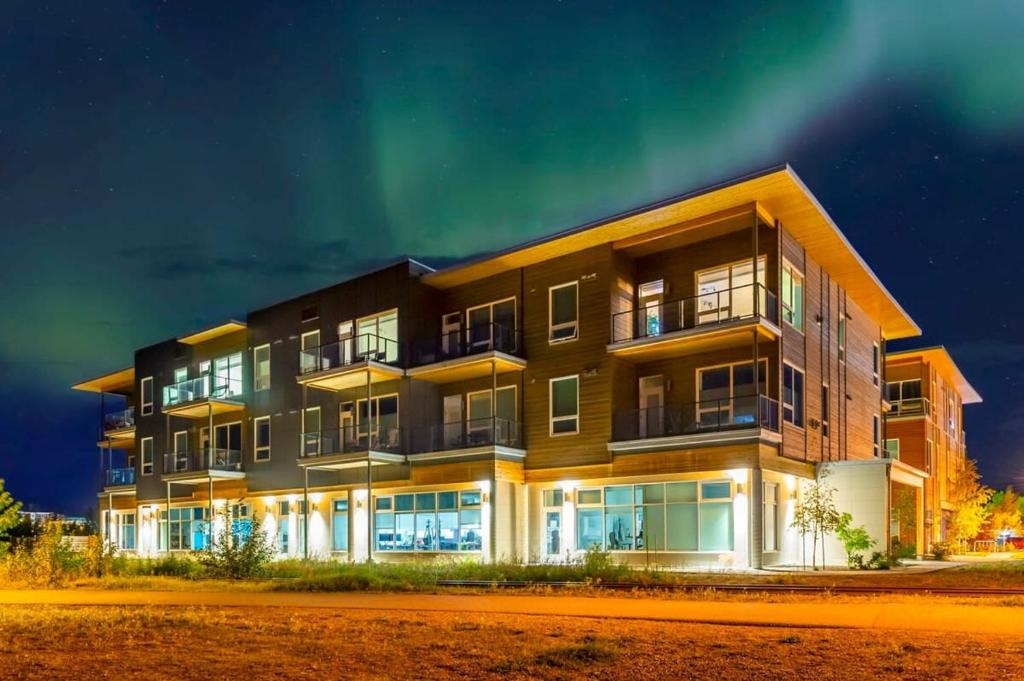 Φωτογραφία από το άλμπουμ του NN - Wind River #2 - Downtown 2-bed 2-bath σε Γουάιτχορς