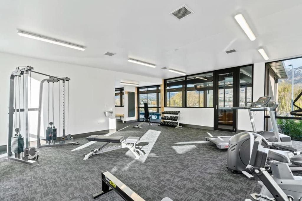 Spordikeskus ja/või sportimisvõimalused majutusasutuses Lakeview Luxuy Vista Suite