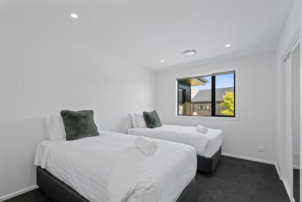 Views on Farrant - Resim 2