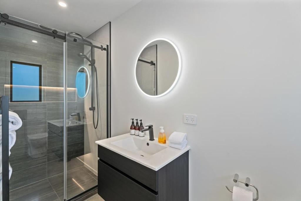 Views on Farrant - Resim 3