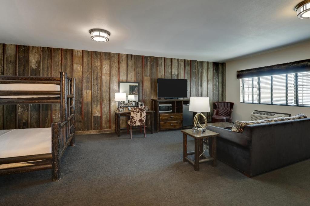 Stoney Creek Hotel Tulsa - Broken Arrow - Suite Familiar