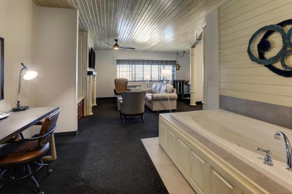 Stoney Creek Hotel Tulsa - Broken Arrow - Suite Superior