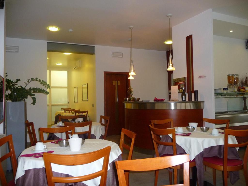 Restaurace v ubytování Hotel Paris