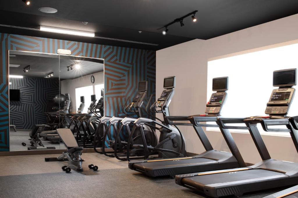 Fitness centrum a/nebo fitness zařízení v ubytování Aloft McAllen