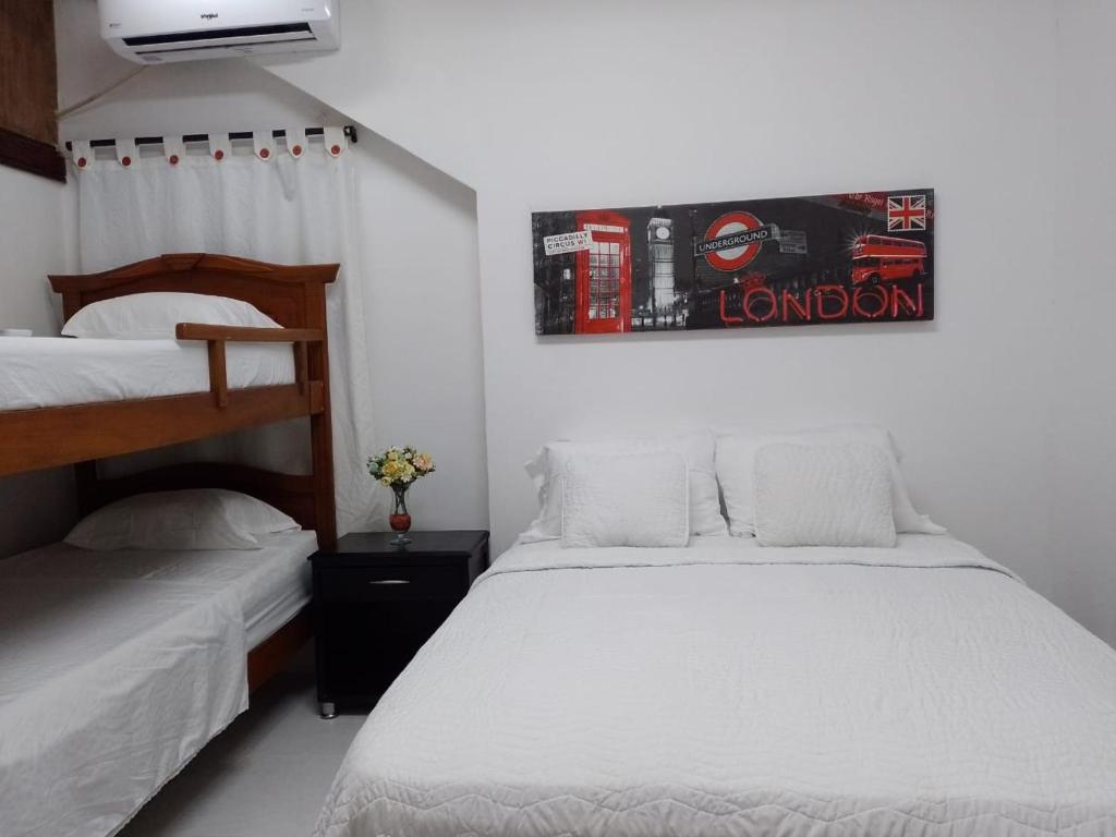 Ein Bett oder Betten in einem Zimmer der Unterkunft Apartaestudio en el Centro