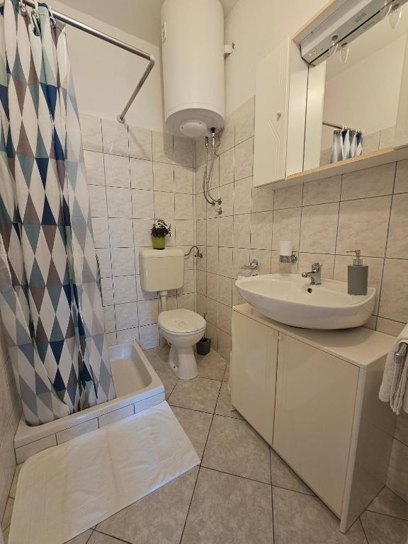 Kúpeľňa v ubytovaní Apartments with parking spaces Slano, Dubrovnik - 8540