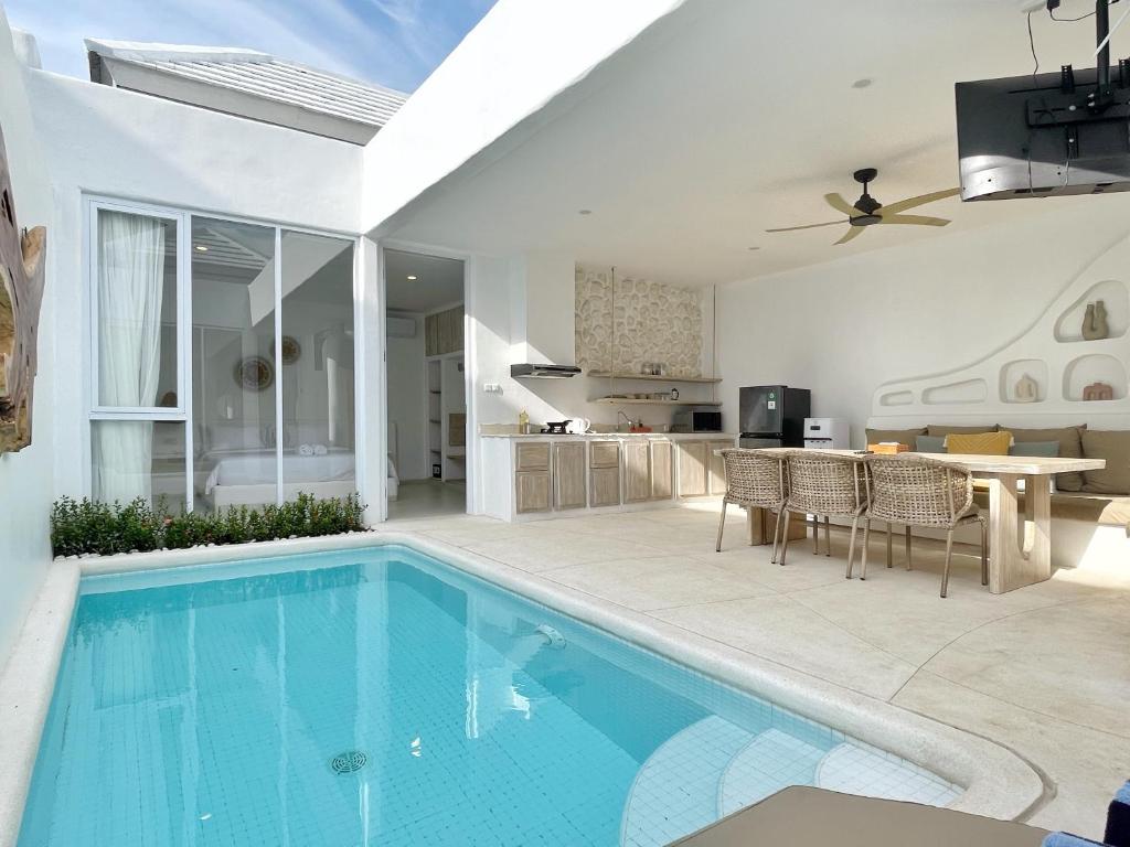 Πισίνα στο ή κοντά στο VON Hideaway Villa by Maheswara