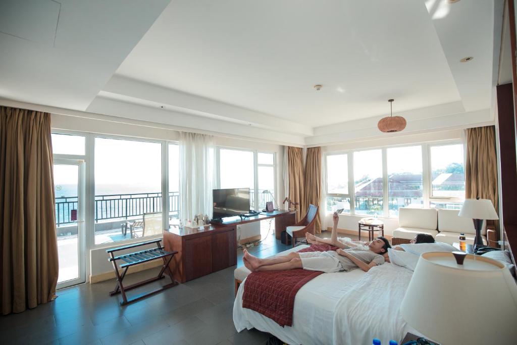 Postel nebo postele na pokoji v ubytování Sheraton Huizhou Beach Resort