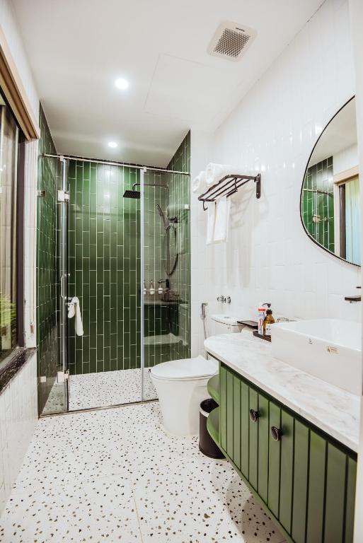 Ha Long Essence Boutique Hotel - 9