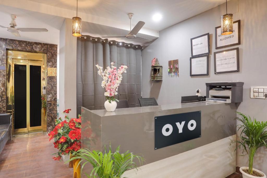Lobby alebo recepcia v ubytovaní Super OYO Hotel Mannat Near Lotus Temple