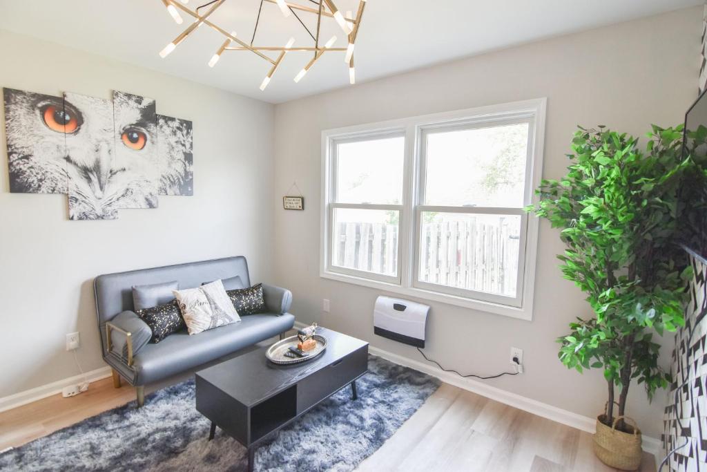 Posezení v ubytování Charlotte tiny Home getaway 5 min to lake Wylie
