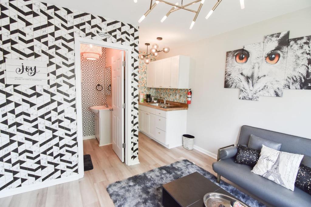Posezení v ubytování Charlotte tiny Home getaway 5 min to lake Wylie