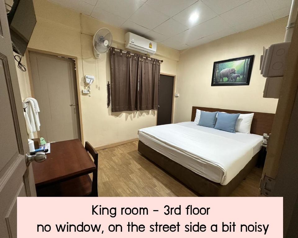 Achcha hotel - itsaraphap MRT station - Wat Arun - Resim 5