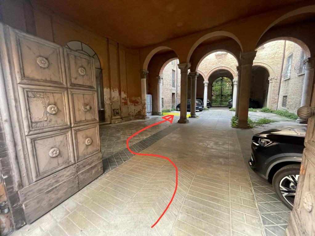 Zdjęcie z galerii obiektu InCastrum - la soffitta in centro w mieście Ferrara