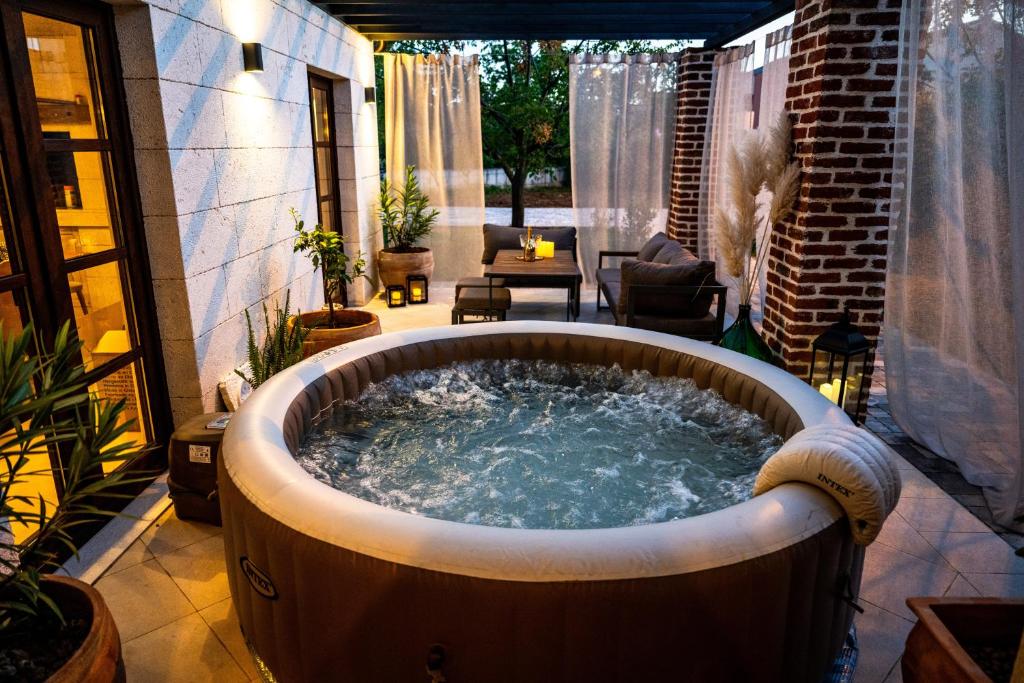 Fotografie z fotogalerie ubytování House "Mediterrian spirit" with jacuzzi in Zadar v destinaci Zadar