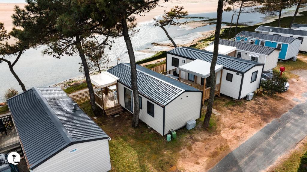 Camping Les Violettes - Bungalow - Frente De Agua