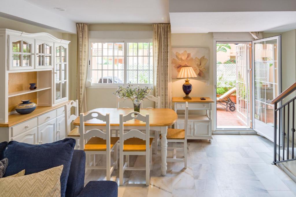 Khu vực ghế ngồi tại La Reserva de Alvarito