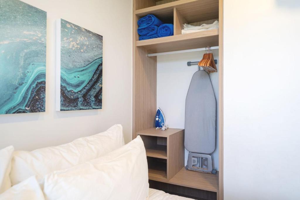 Laguna BangTao Beach Skypark Apartment - Resim 20