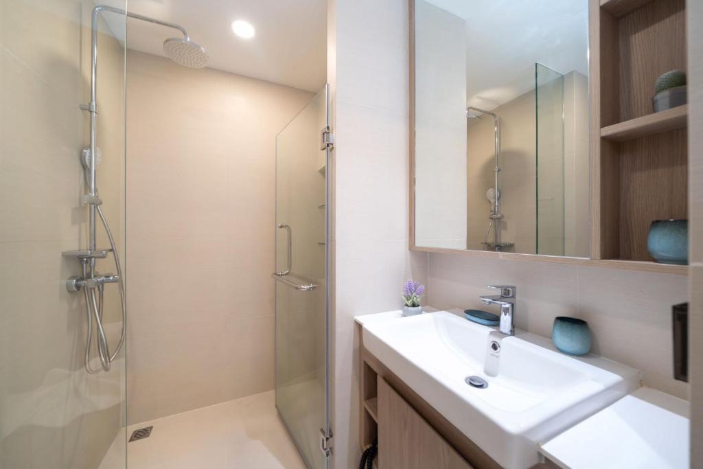 Laguna BangTao Beach Skypark Apartment - Resim 23