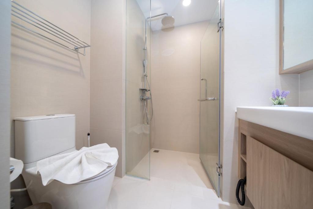 Laguna BangTao Beach Skypark Apartment - Resim 25