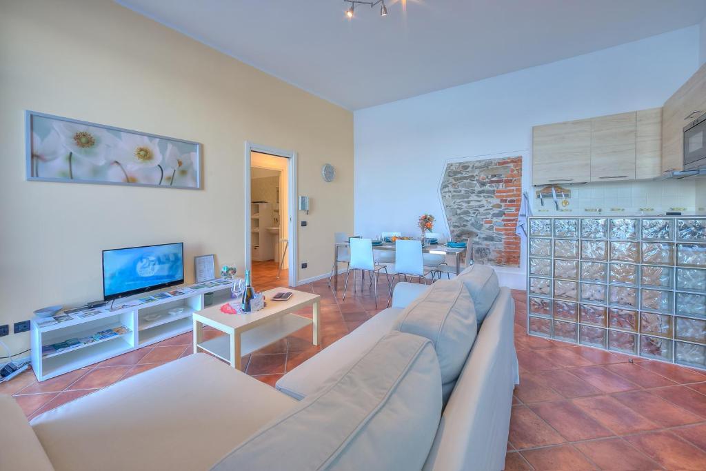TV o dispositivi per l'intrattenimento presso Aparthotel Arona