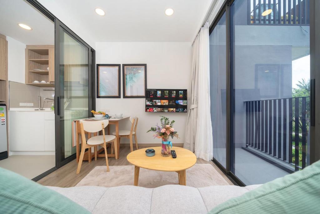 Laguna BangTao Beach Skypark Apartment - Resim 10