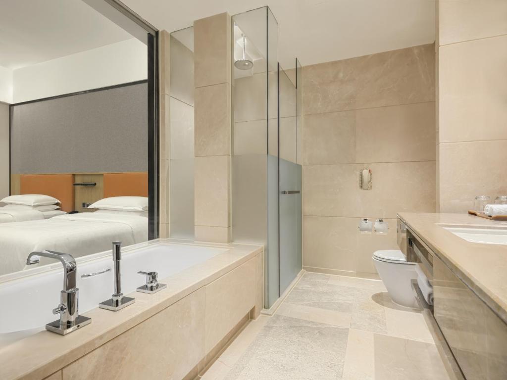Koupelna v ubytování Sheraton Guangzhou Hotel