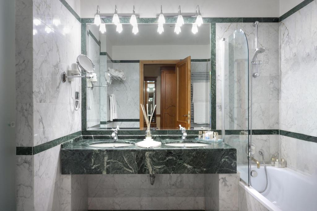 Hotel degli Orafi - Resim 36