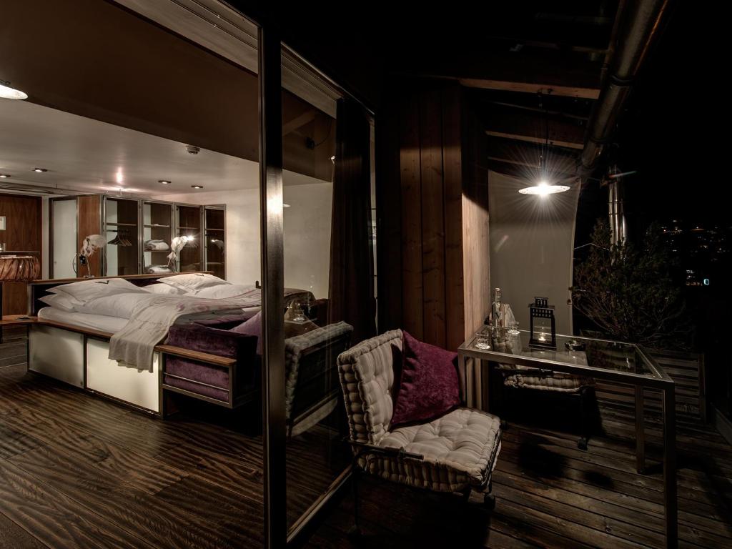 Cozy Art Double Room