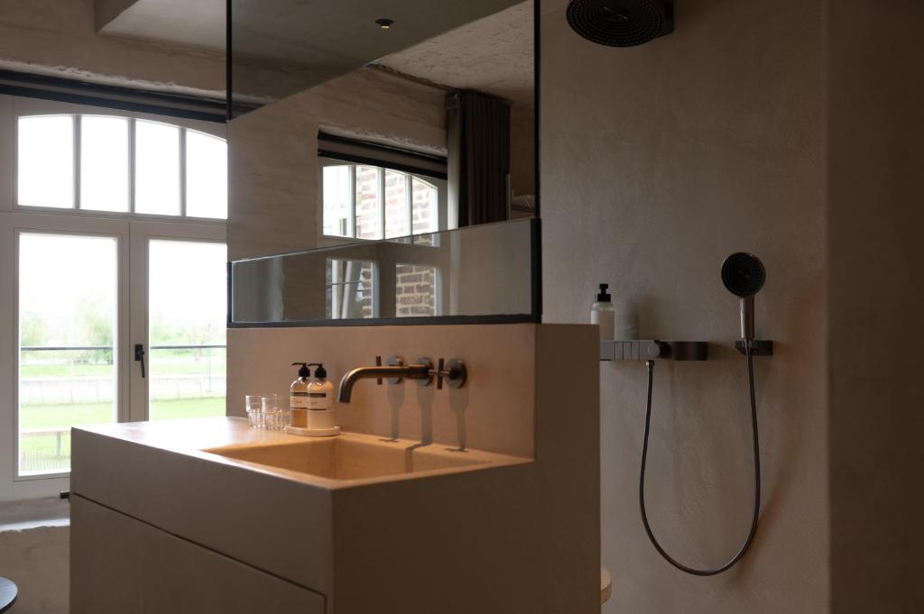 Fotografie z fotogalerie ubytování Luxe in Het Posthuis - nieuwe Stijlvolle Verblijven in Oud-Rekem v destinaci Lanaken