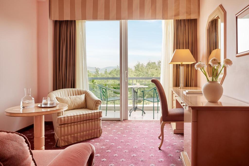 Hotel Panorama - Family Suite With Mountain View (2 Adults + 2 Children)