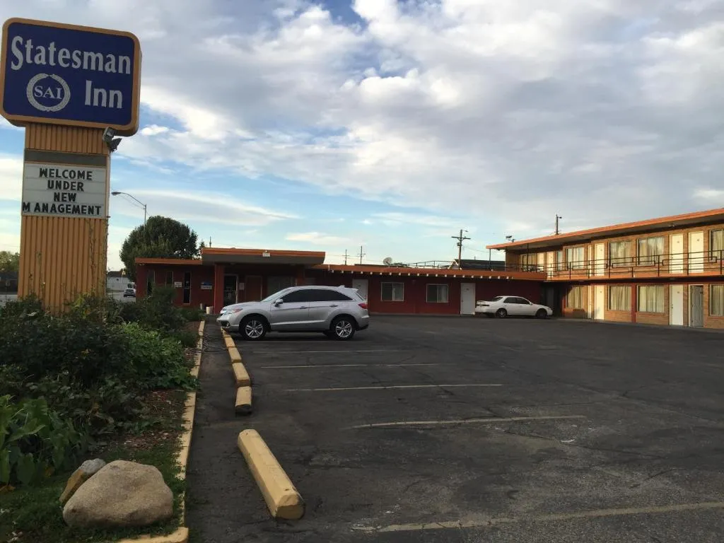 Statesman Inn in Terre Haute