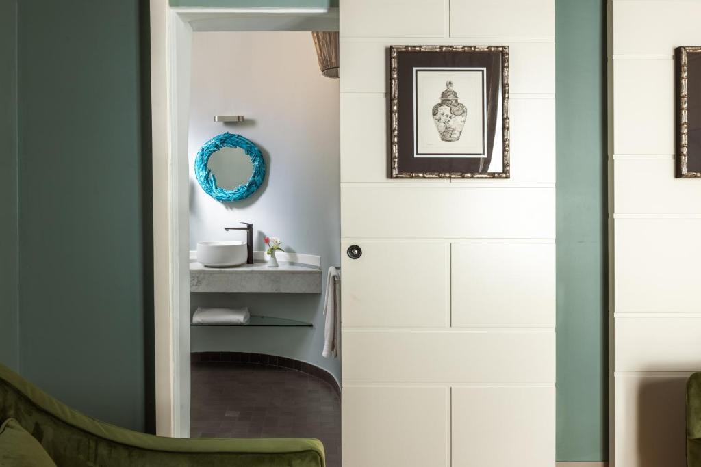 Hotel Number Nine - 14