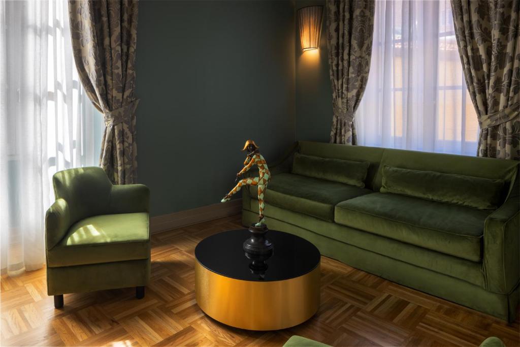 Hotel Number Nine - 15