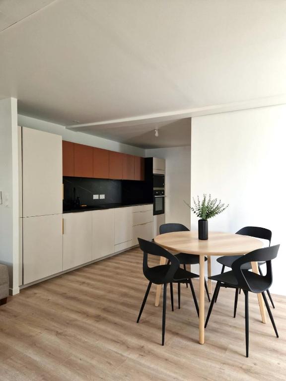 NEW L'Oasis Magnifique Apt avec jardin - Apartamento De Una Habitación