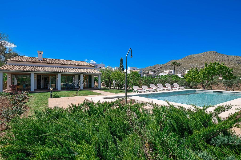 Villa Siller Roqueta by Sealand Villas