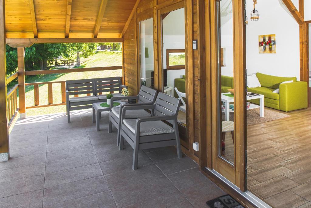 Posezení v ubytování LIPA houses & spa