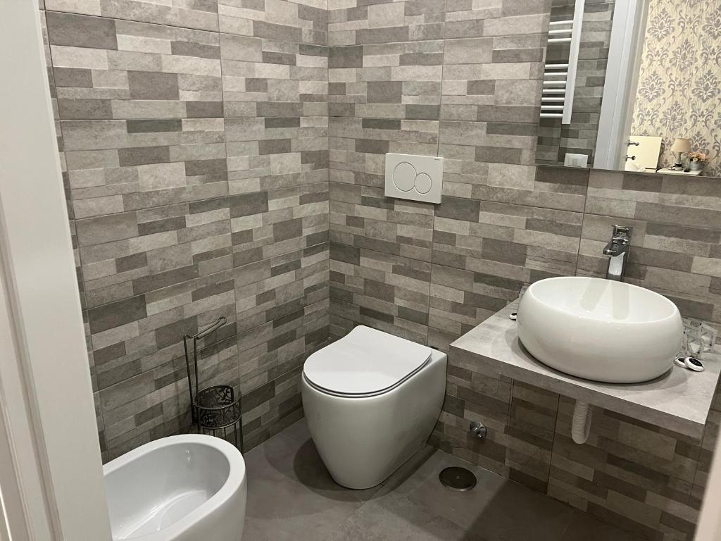 A bathroom at A Quattro Passi Da