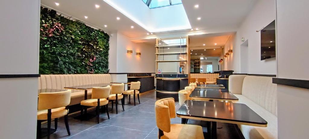 Hôtel Majestic - Resim 9