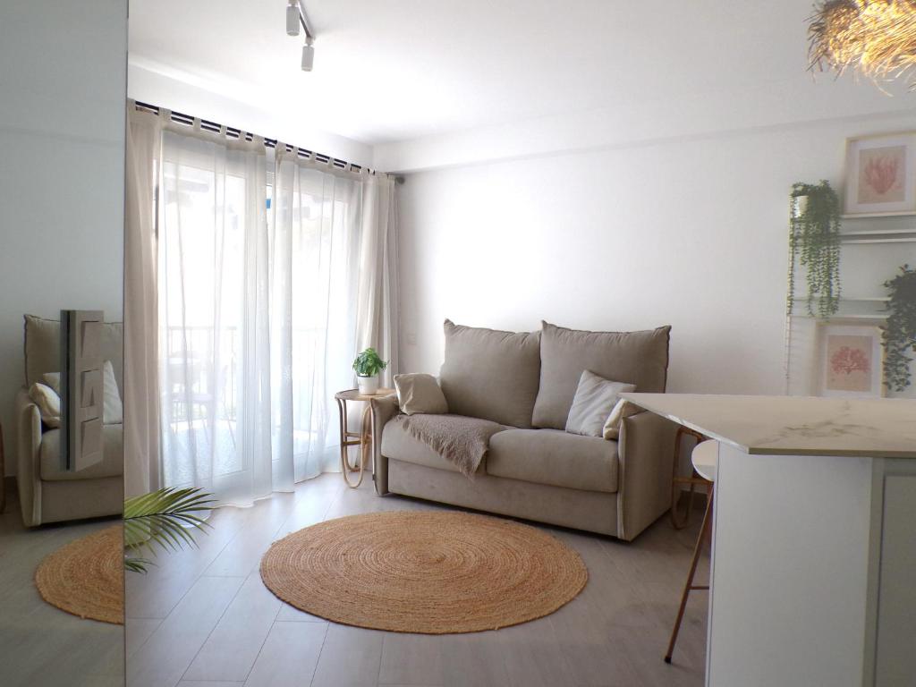 Modern Stylish Apartment near Poniente Beach