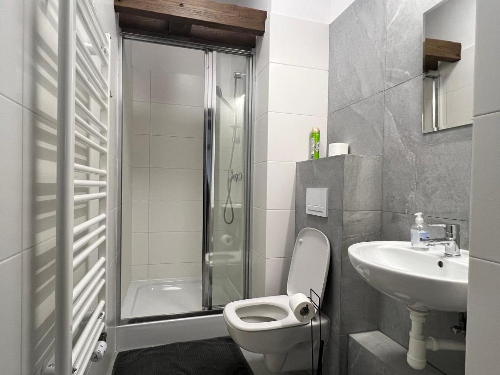 Centrum Dialogu Kultur - Habitación Triple Con Baño Privado