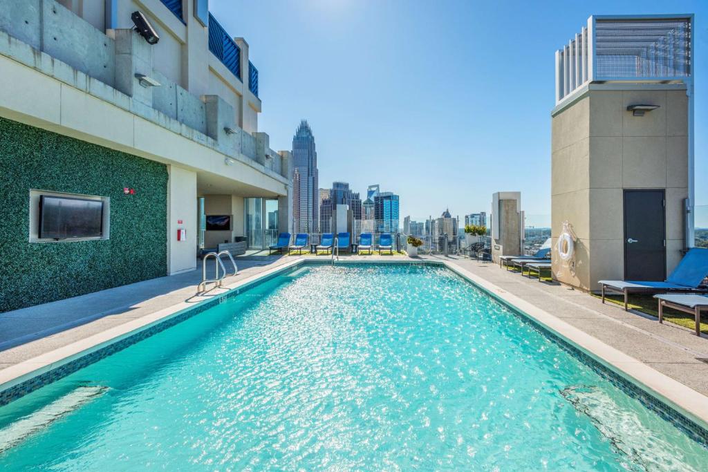 Luxurious Skyhouse Uptown Apartments in Charlotte North Carolina